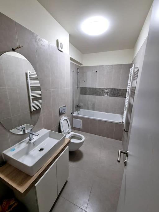 Apartament Cwa 1 Aeroport אוטופן מראה חיצוני תמונה